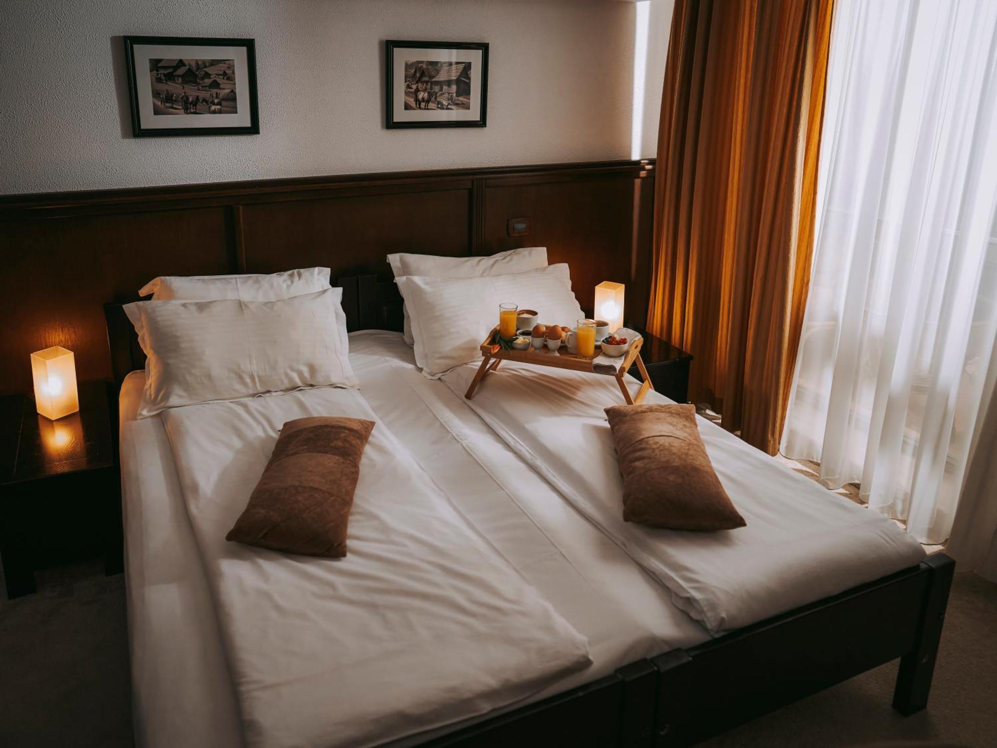 Hotel & Restaurant Sofia Sucevita Ngoại thất bức ảnh